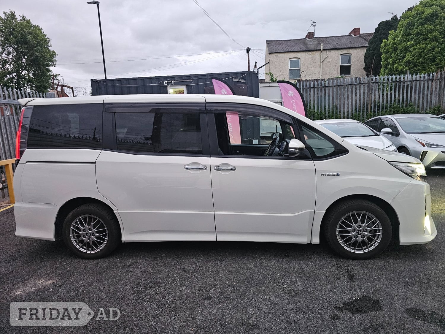 Toyota Noah 2019 - Cars in Coventry