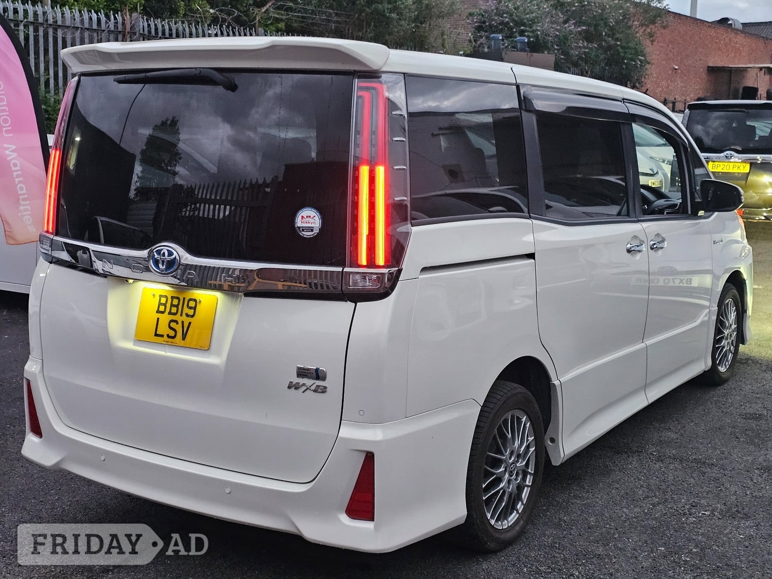 Toyota Noah 2019 - Cars