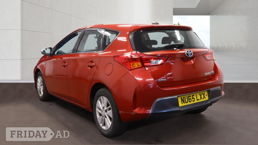 Toyota Auris 2015 - Cars in Preston