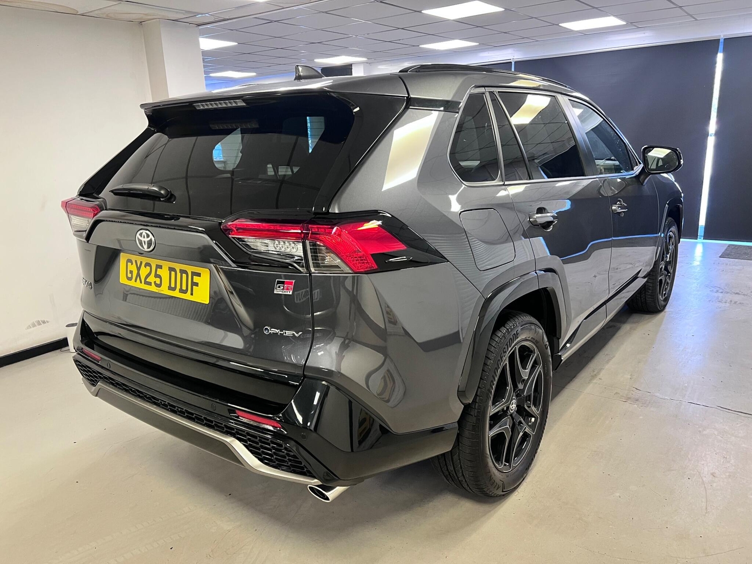 Toyota RAV4 2025 - Cars