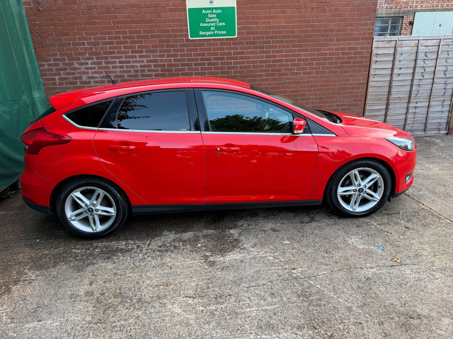 Ford Focus 2015 - Cars in Hanham