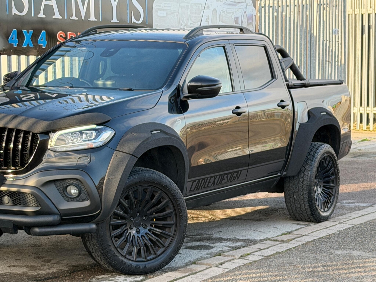 [ berth ]Mercedes-Benz X Class