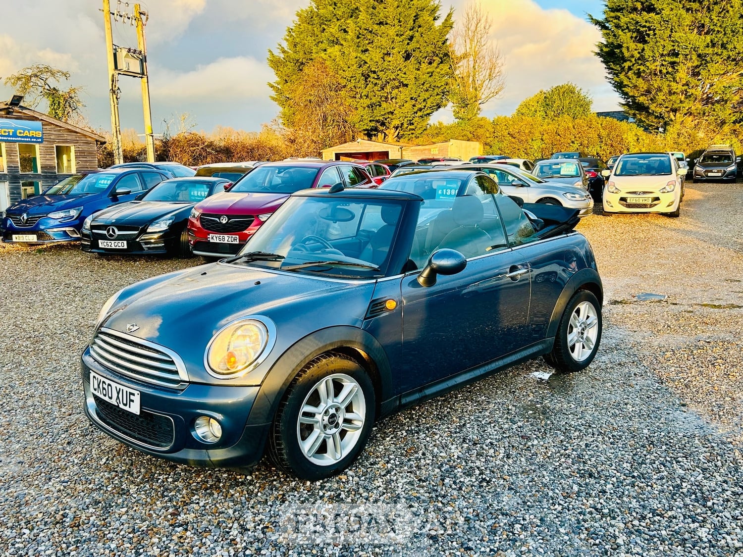 Mini Convertible 2010 - Cars
