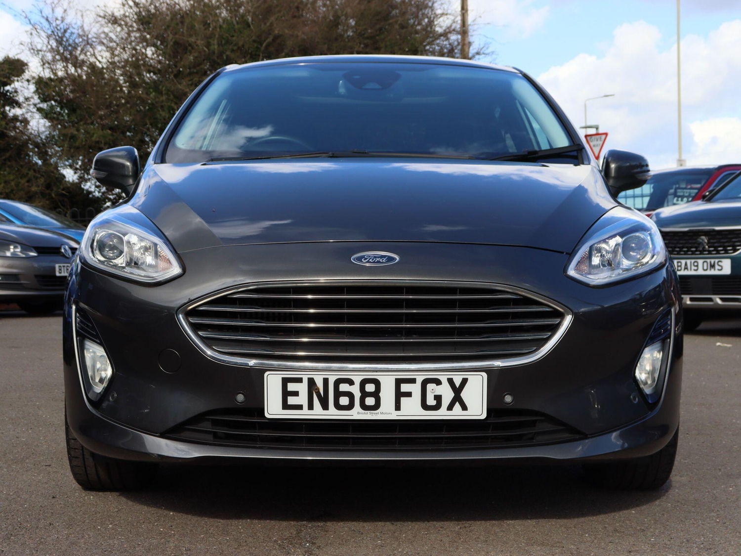 [ berth ]Ford Fiesta