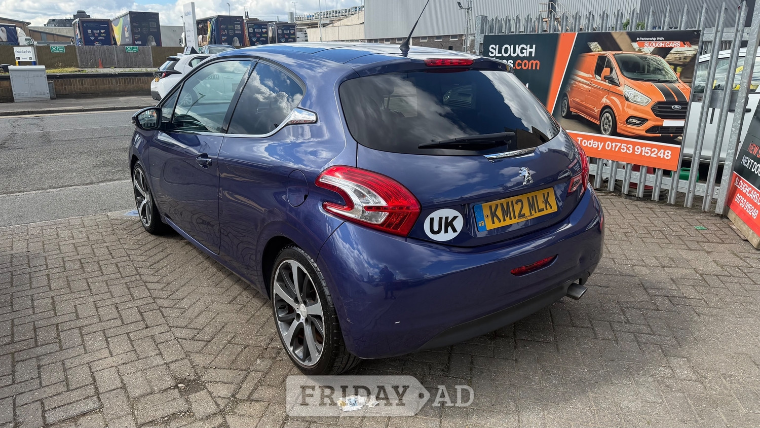 [ berth ]Peugeot 208