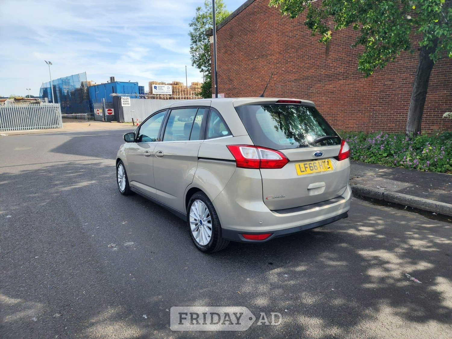 [ berth ]Ford Grand C-MAX