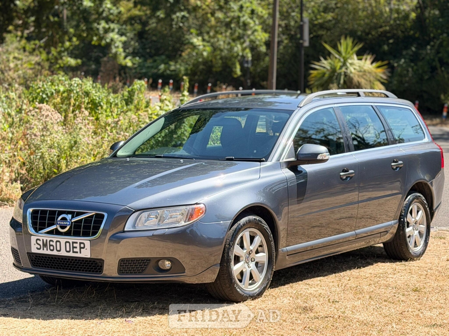 Volvo V70 2010 - Cars in Slough