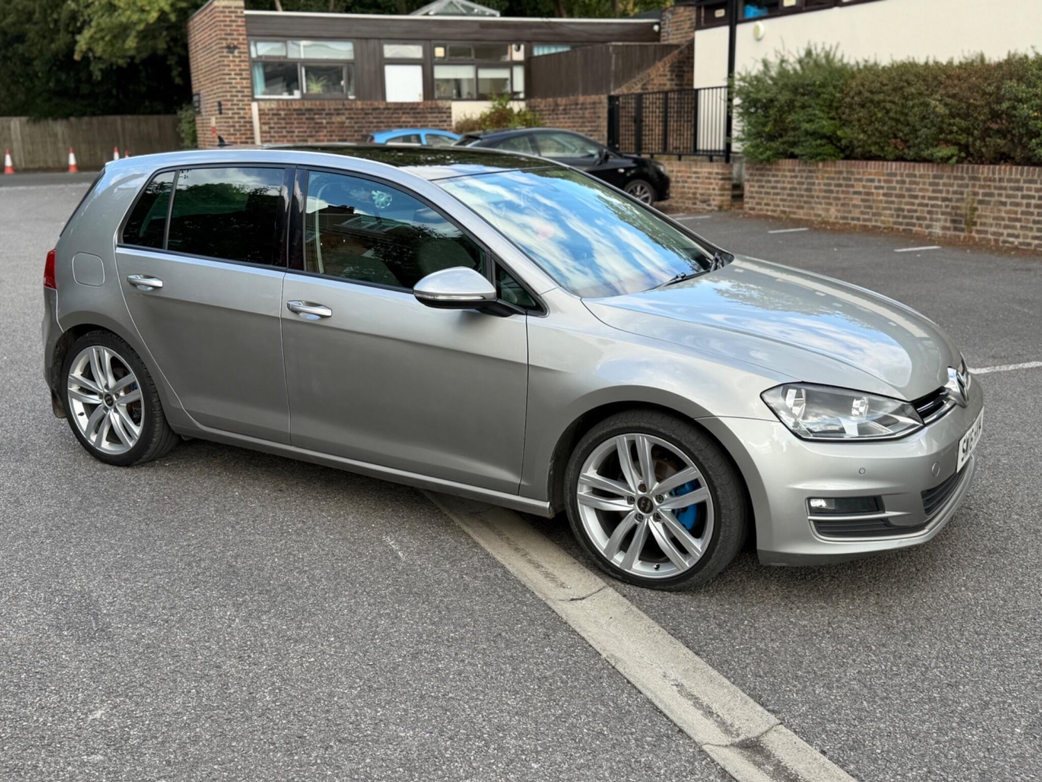 Volkswagen Golf 2016 - Cars in Windsor