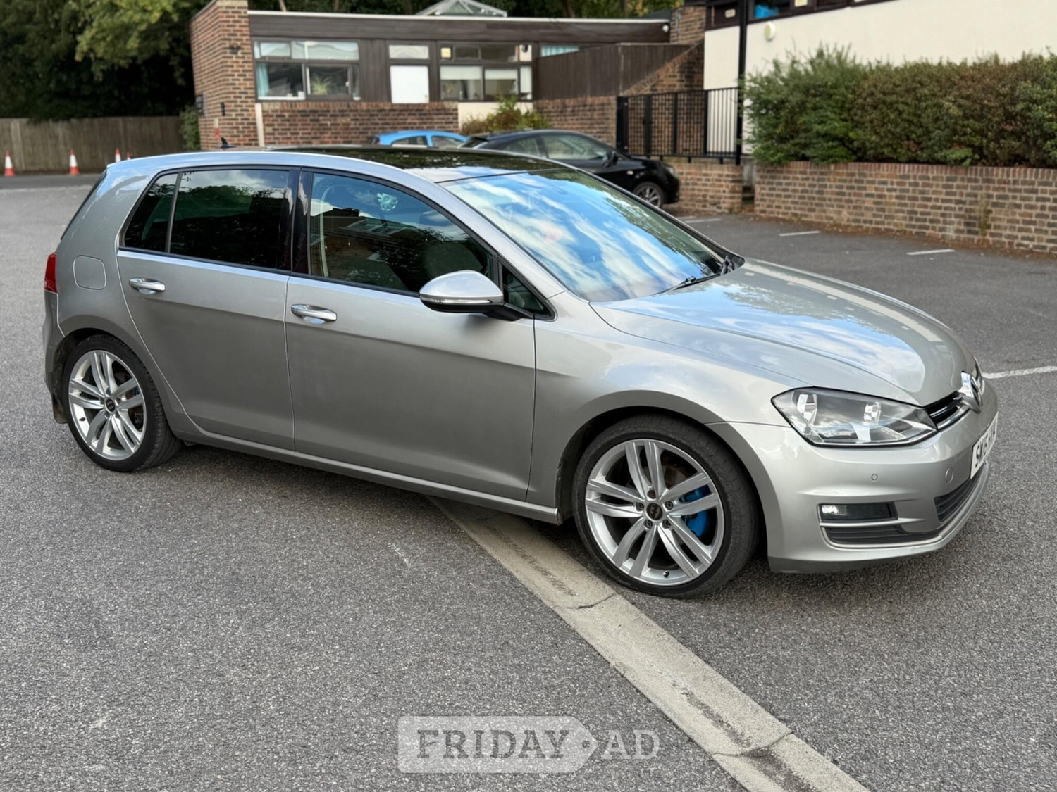 Volkswagen Golf 2016 - Cars in Windsor