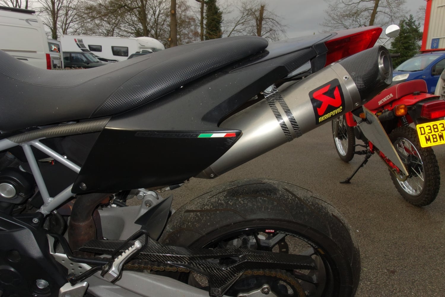 [ berth ]Aprilia Dorsoduro