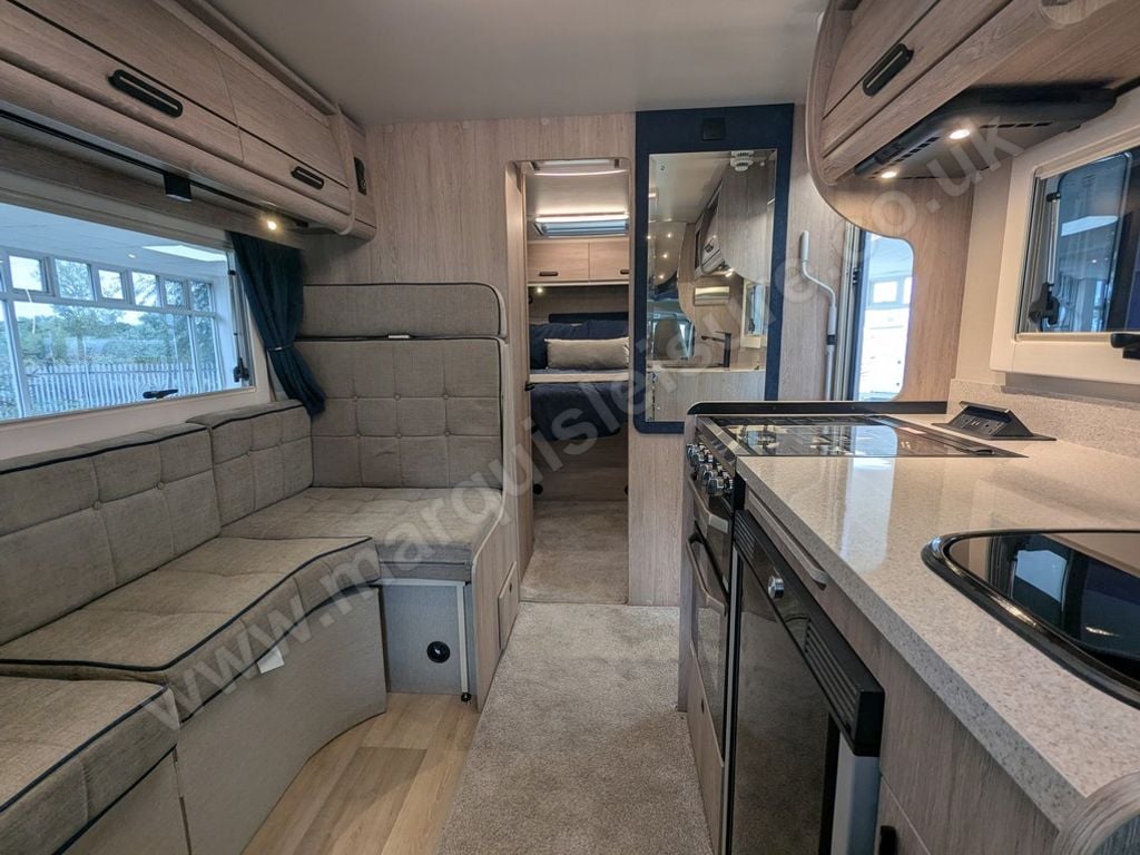 Auto-Sleepers BROADWAY IB 65Y 2027 for sale - Motorhomes & Caravans in Northampton