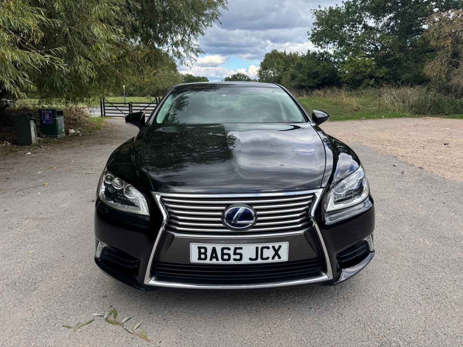 [ berth ]Lexus LS
