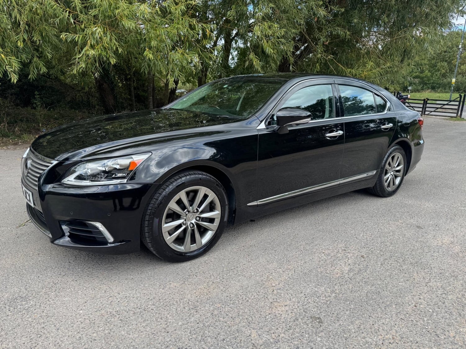 Lexus LS 2015 - Cars in Harrow