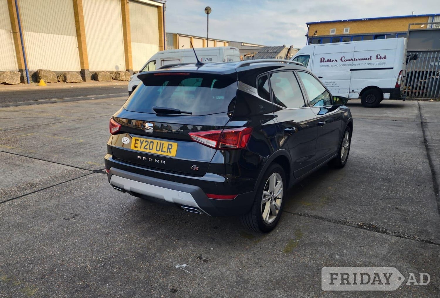 [ berth ]SEAT Arona