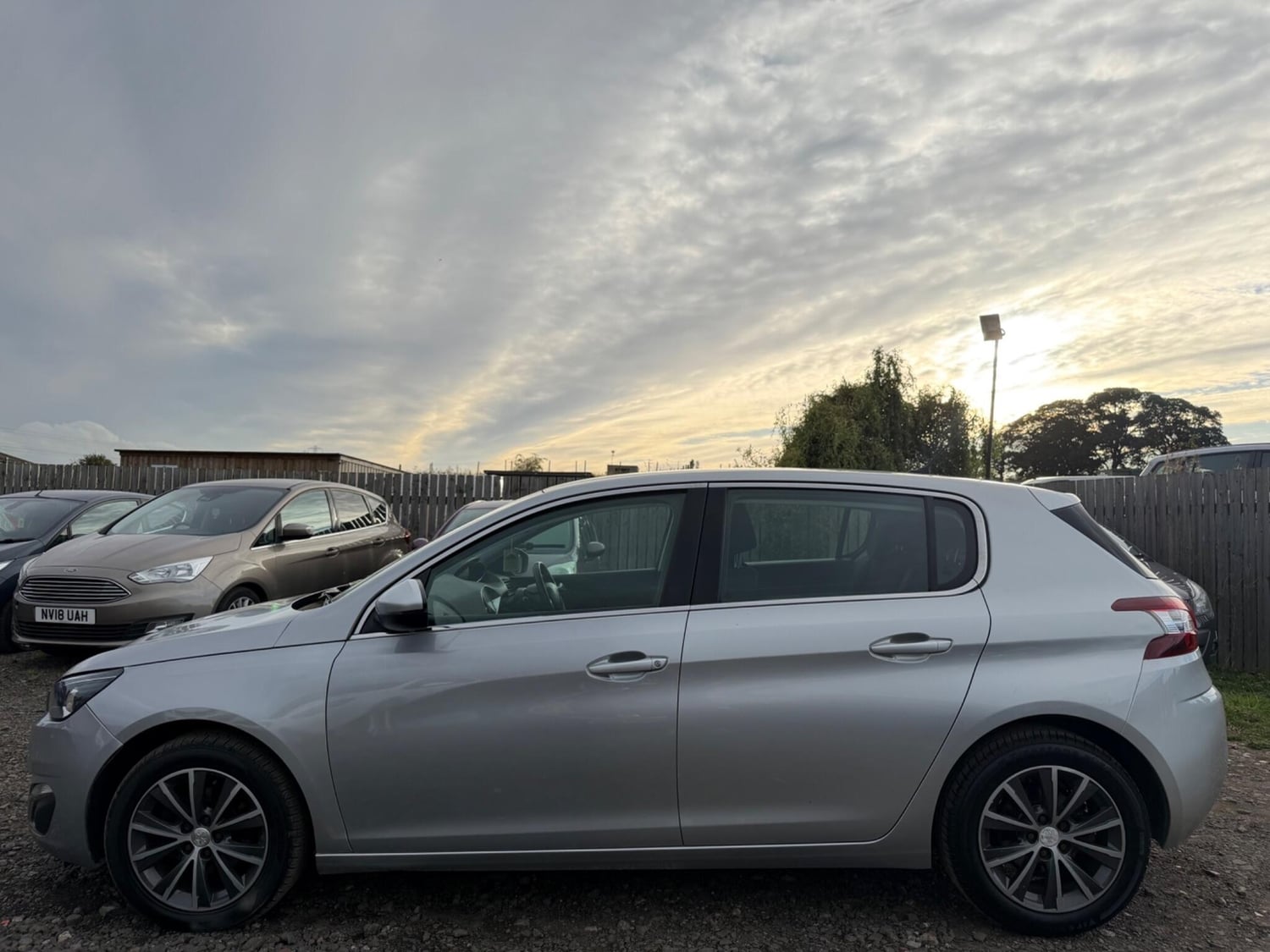 Peugeot 308 2016 - Cars in Dalkeith