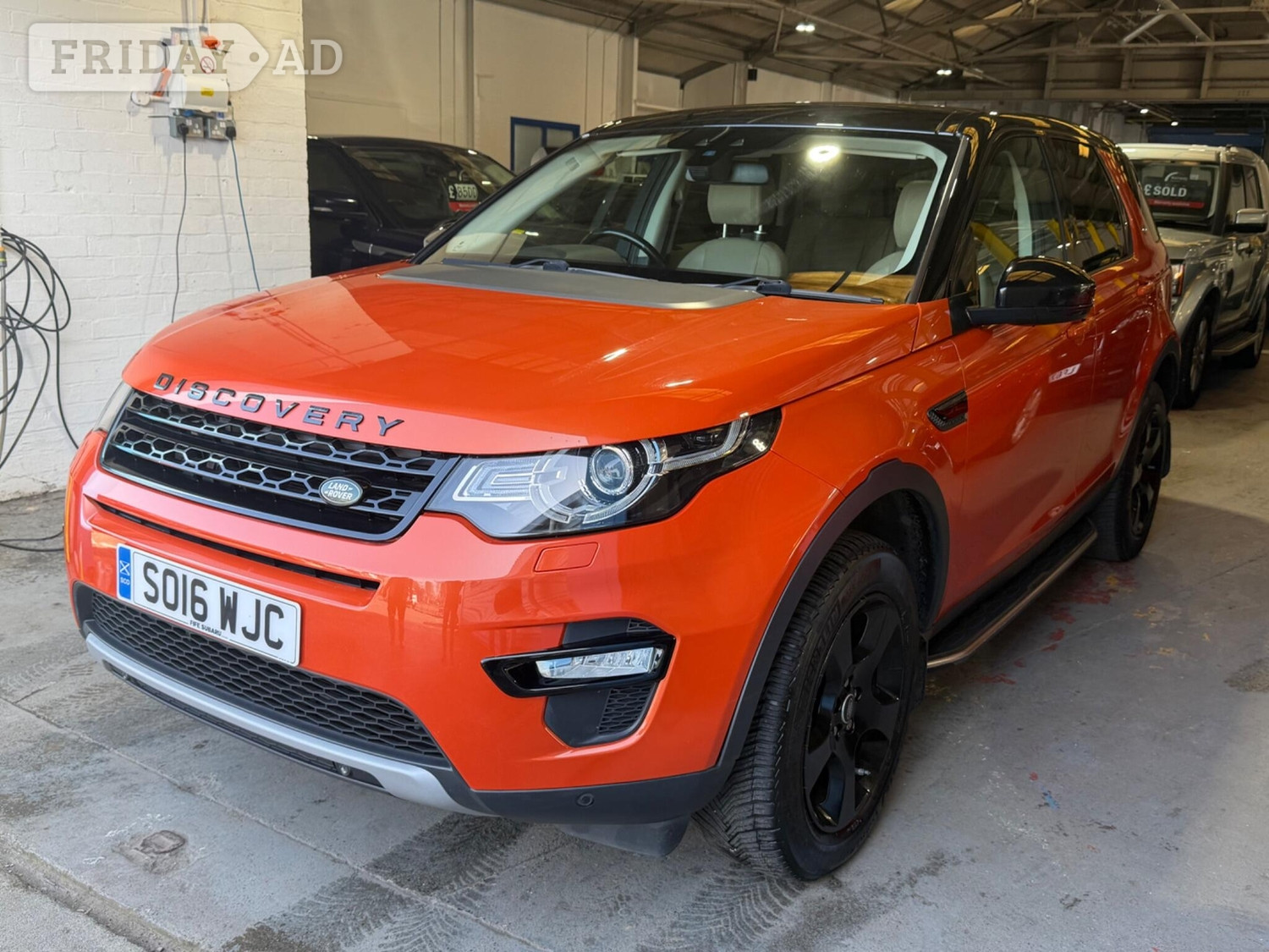 [ berth ]Land Rover Discovery Sport