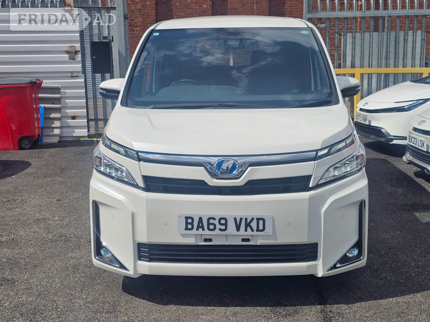 Toyota Voxy 2020 in Coventry