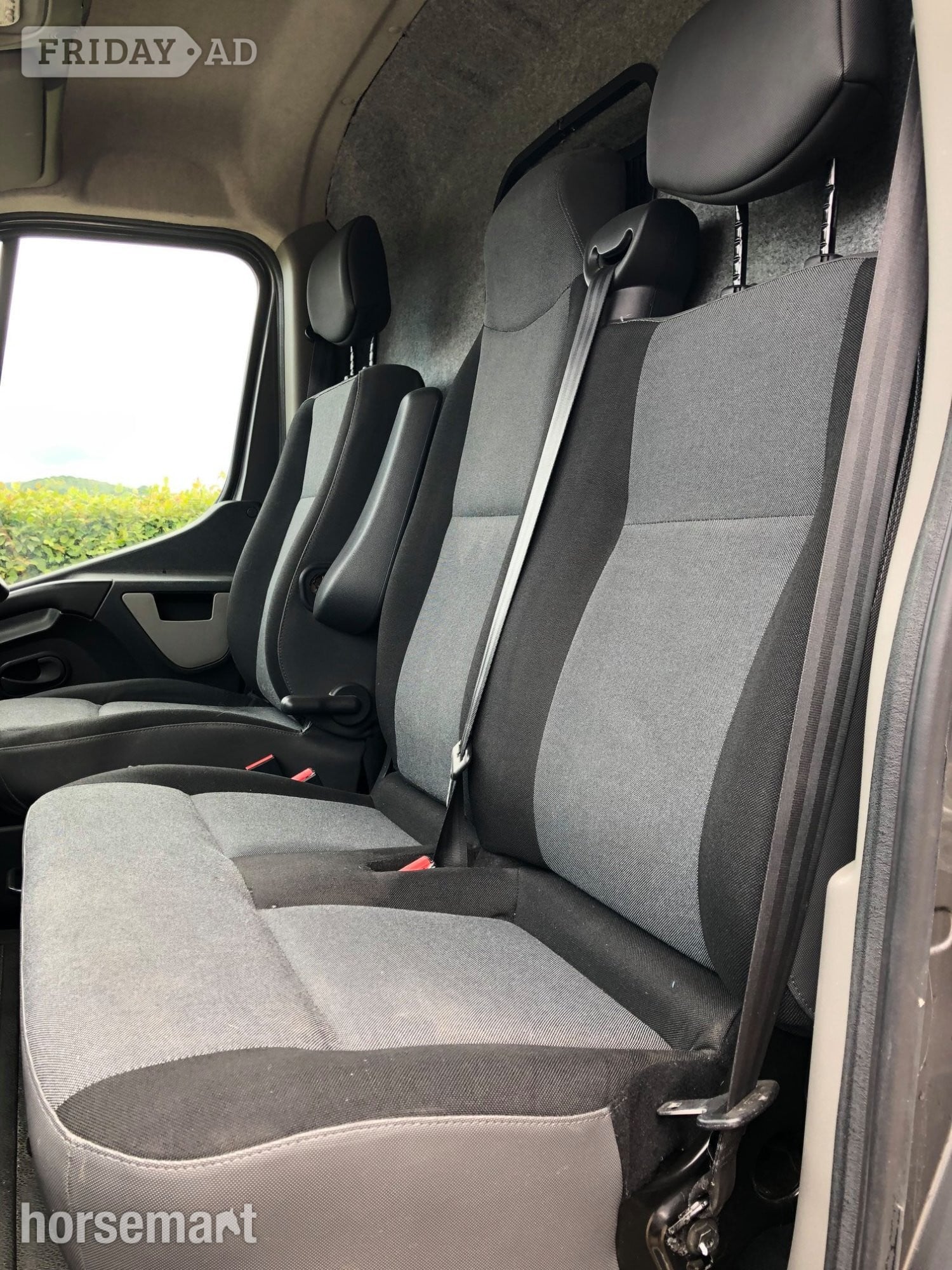 [ berth ]Staffordshire Horseboxes 