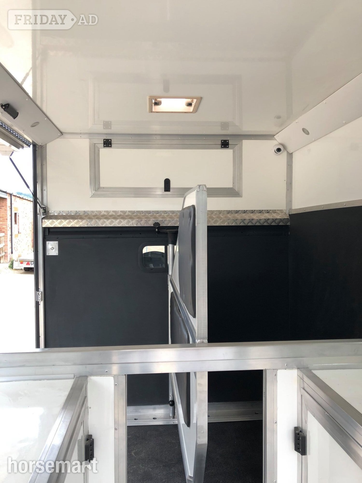 Staffordshire Horseboxes 3.5tonne renault master Renault Horsebox - Trailers & Horseboxes in Rochdale