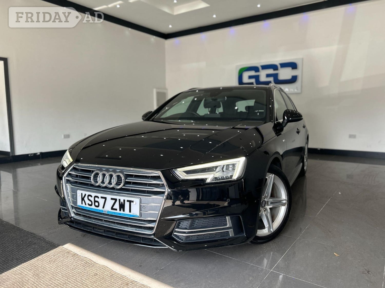 Audi A4 Avant 2017 in Stockport