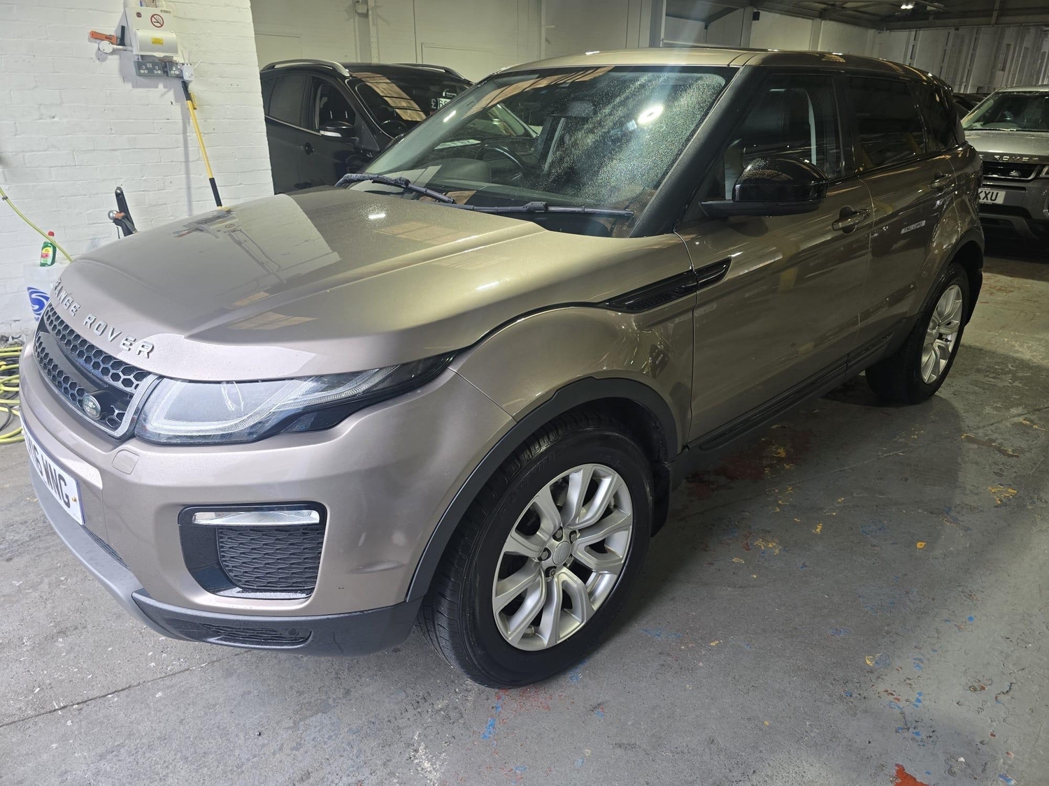[ berth ]Land Rover Range Rover Evoque