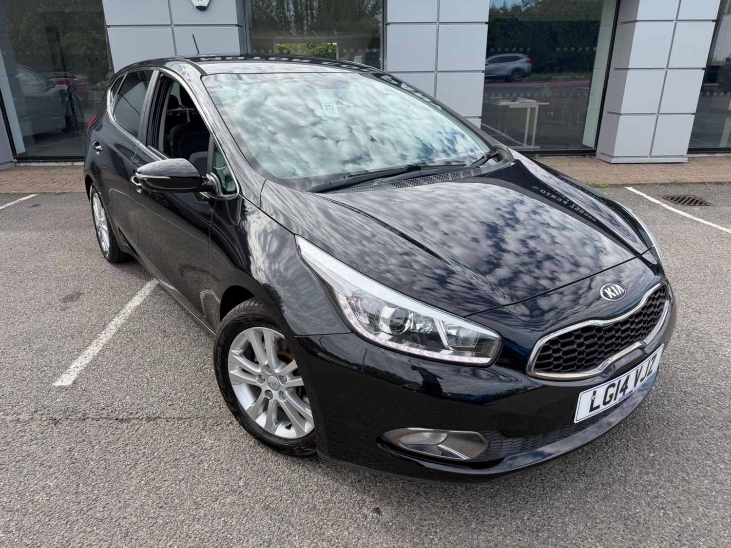 [ berth ]Kia Ceed