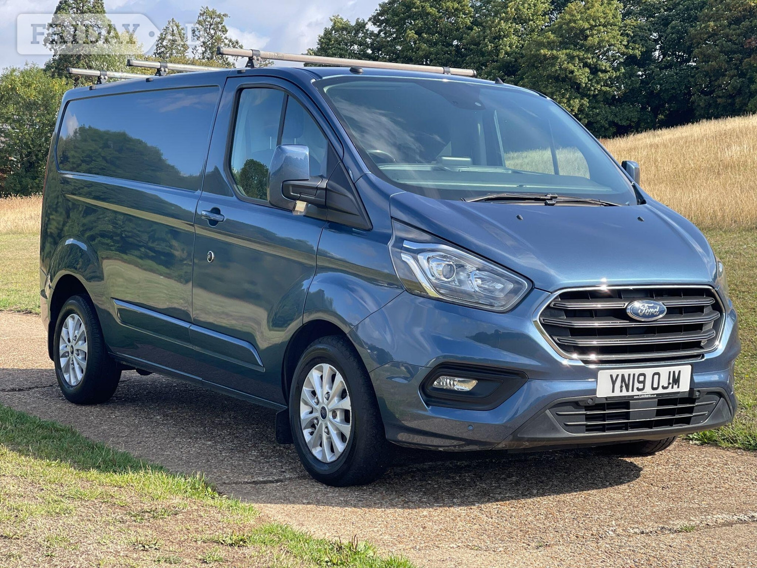[ berth ]Ford Transit Custom