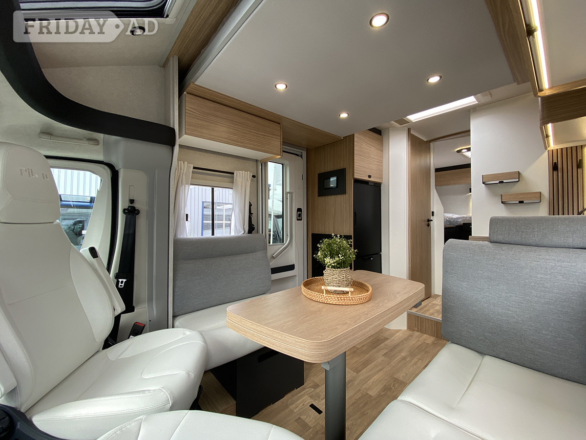 Pilote Evidence P740 FGJ 2027 for sale - Motorhomes & Caravans in Newark