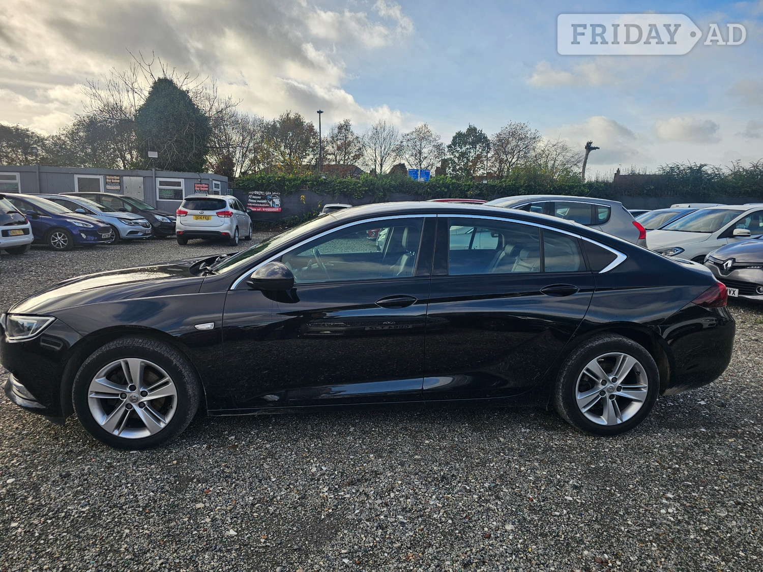 Vauxhall Insignia 2018 - Cars in Leicester