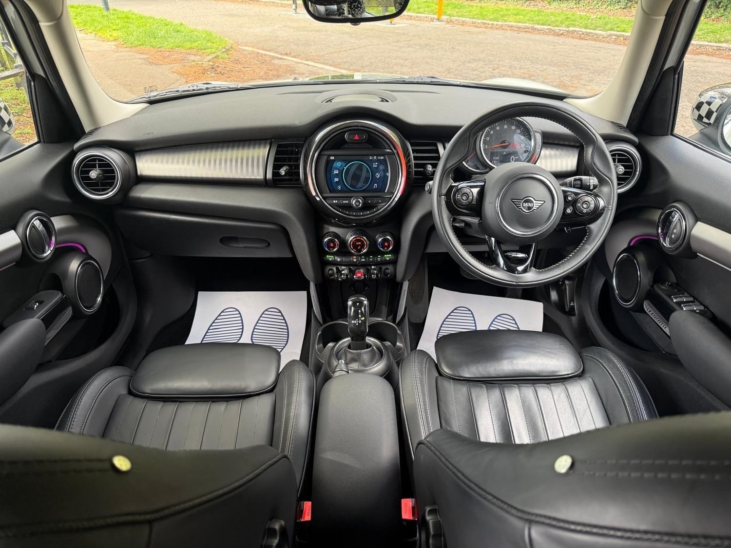 Mini Hatch 2021 - Cars in Barnet