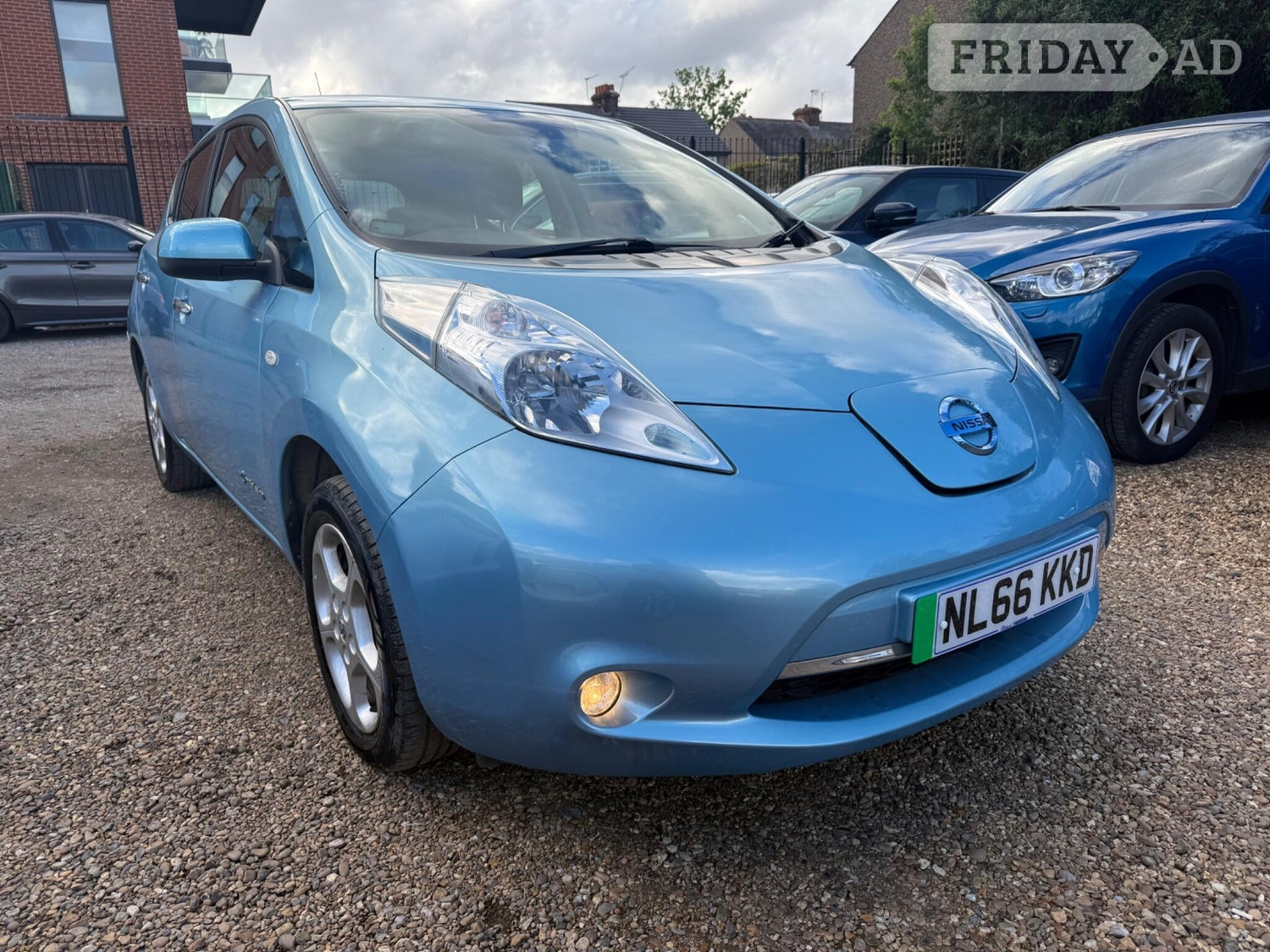 Nissan LEAF 2016 in Slough