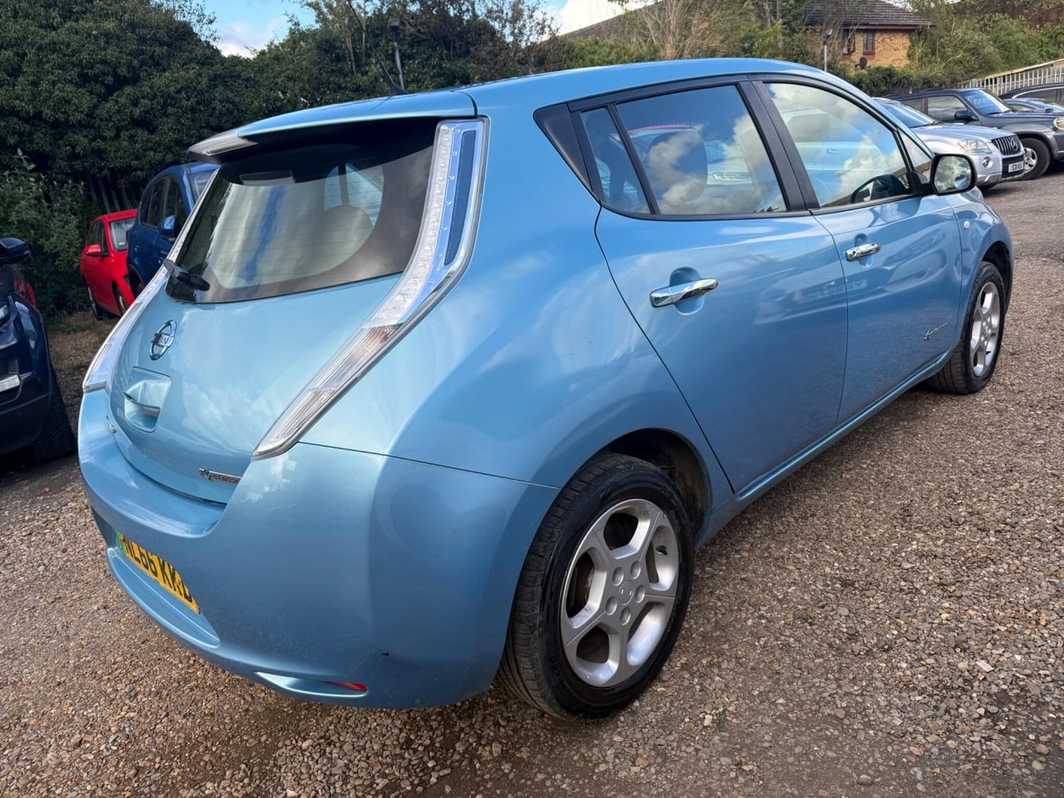 Nissan LEAF 2016 - Cars in Slough