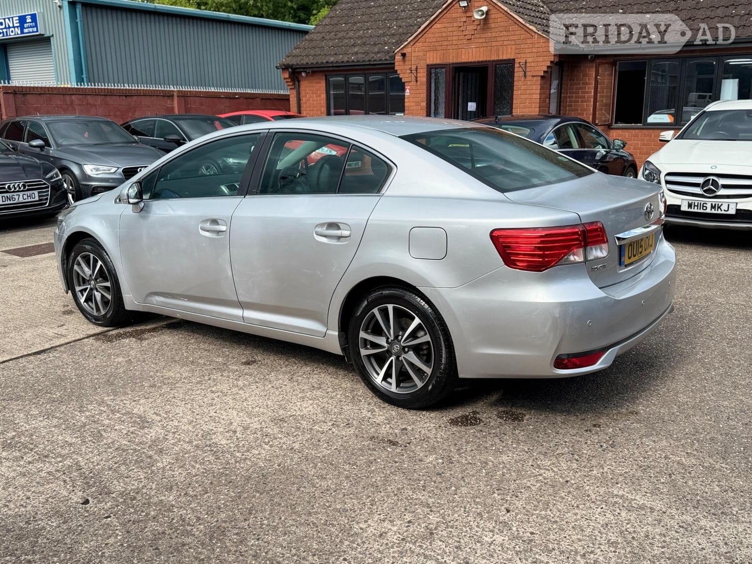 Toyota Avensis 2015 - Cars in Warwick