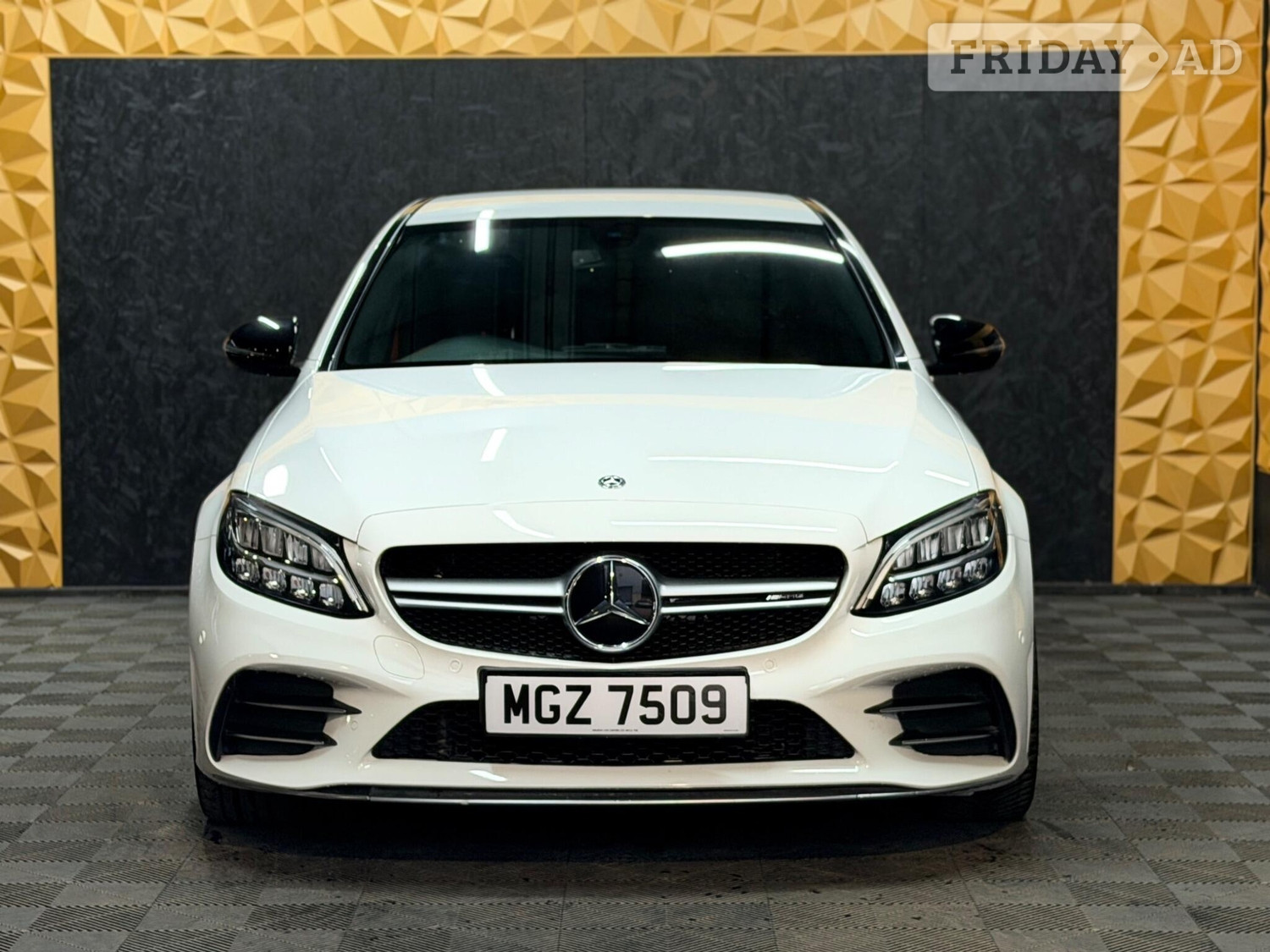 [ berth ]Mercedes-Benz C Class
