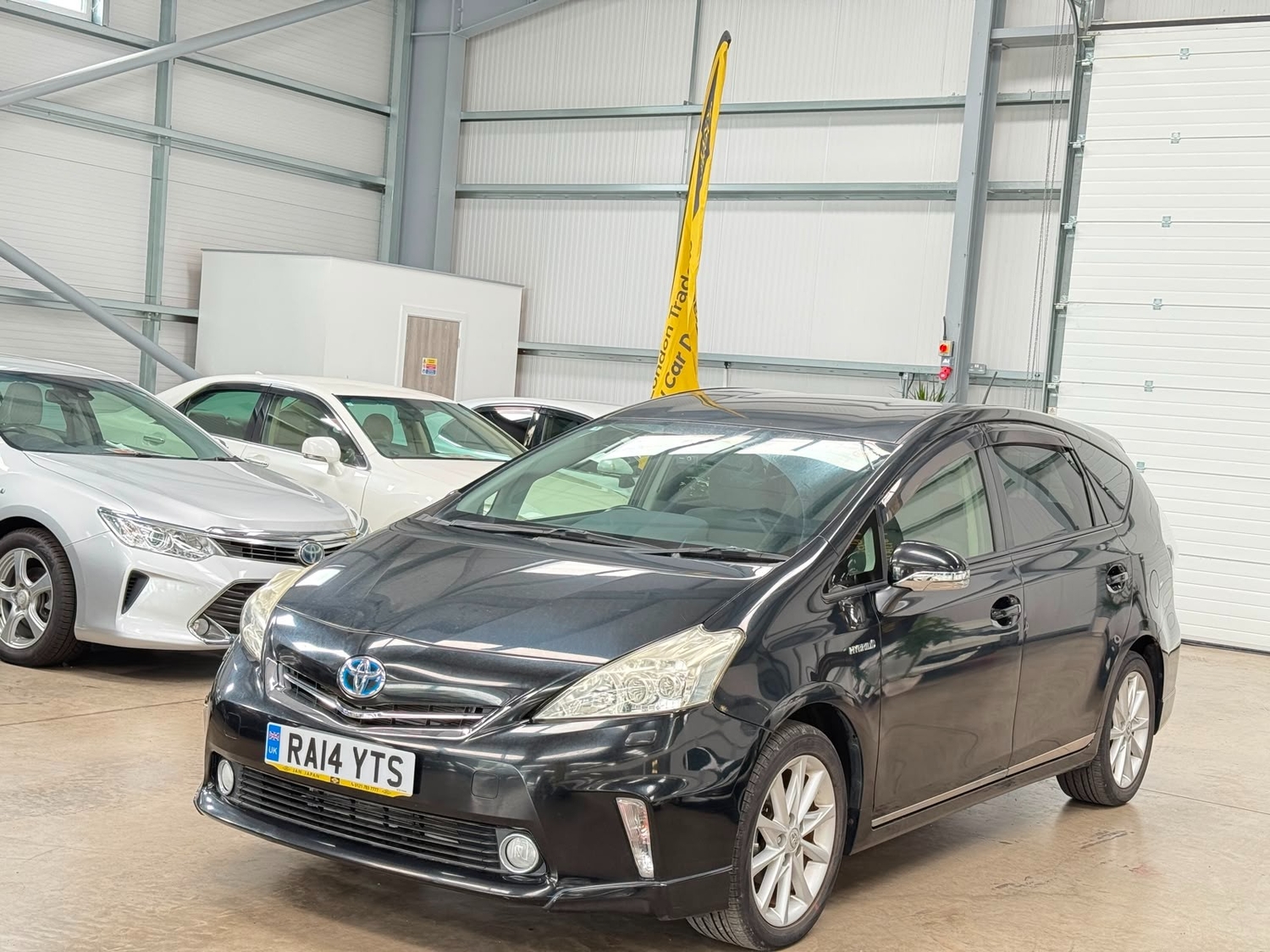 Toyota 7 Seat Prius Reading