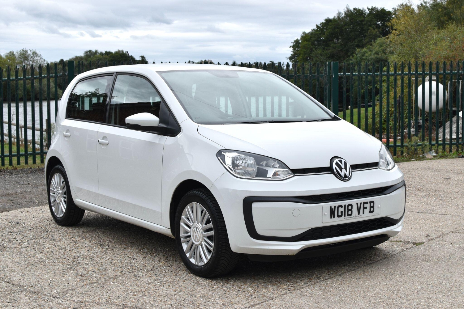 Volkswagen Up Reading