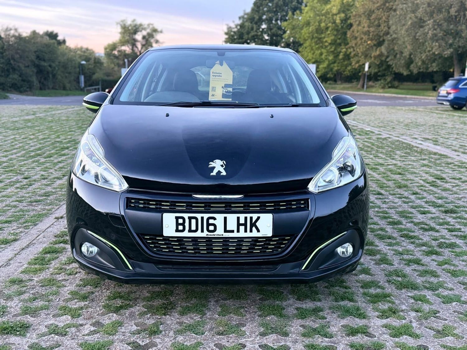 Peugeot 208 2016 - Cars in Swanley