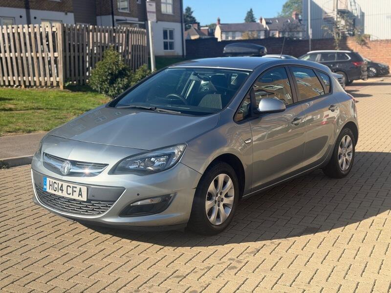 [ berth ]Vauxhall Astra