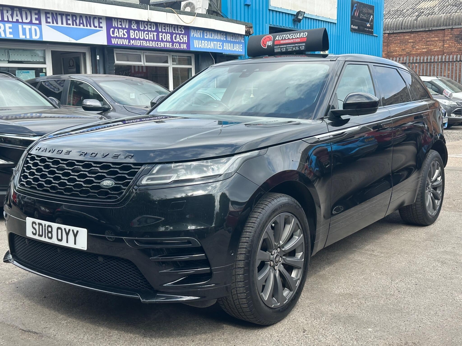 [ berth ]Land Rover Range Rover Velar
