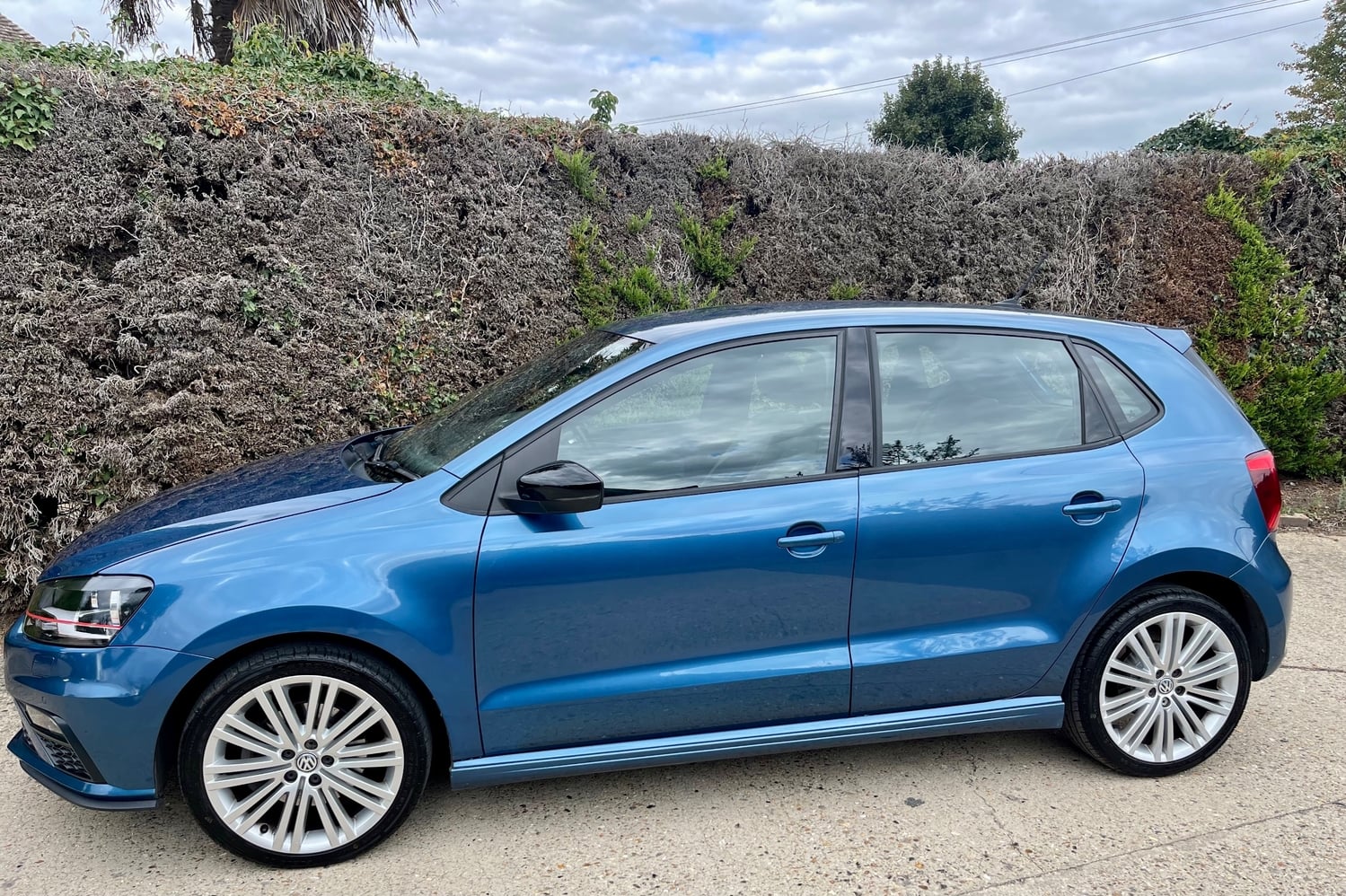 Volkswagen Polo 2015 - Cars in Ware