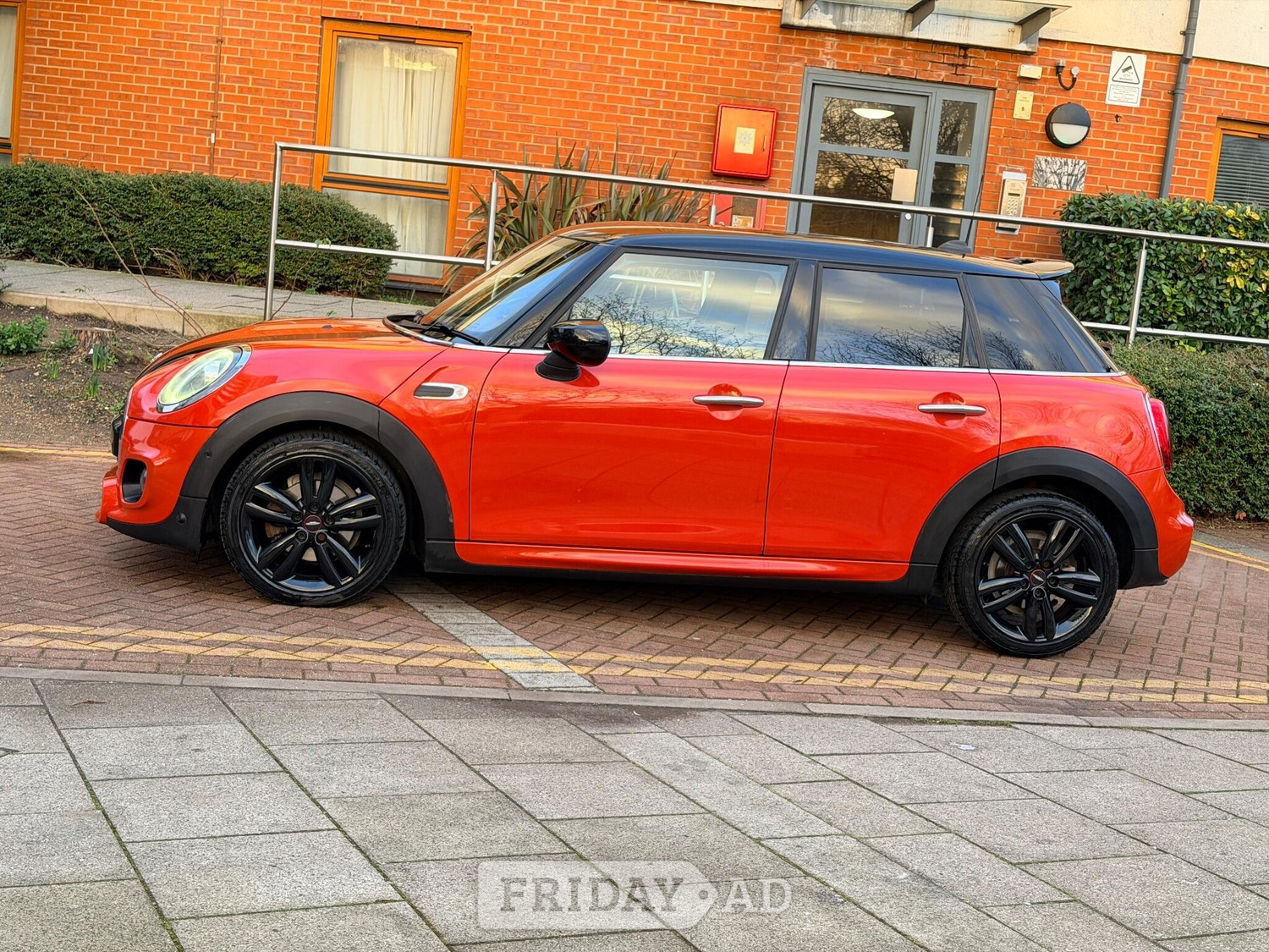 [ berth ]Mini Hatch