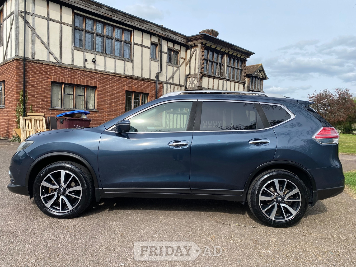 Nissan X-Trail 2016 - Cars in Hitchin