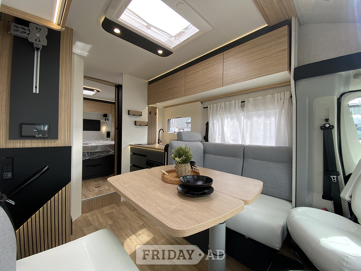 Pilote Evidence P740 FC 2027 for sale - Motorhomes & Caravans in Newark