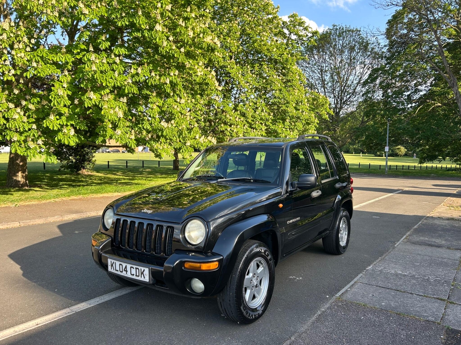 Jeep Cherokee 2004 in Bedford