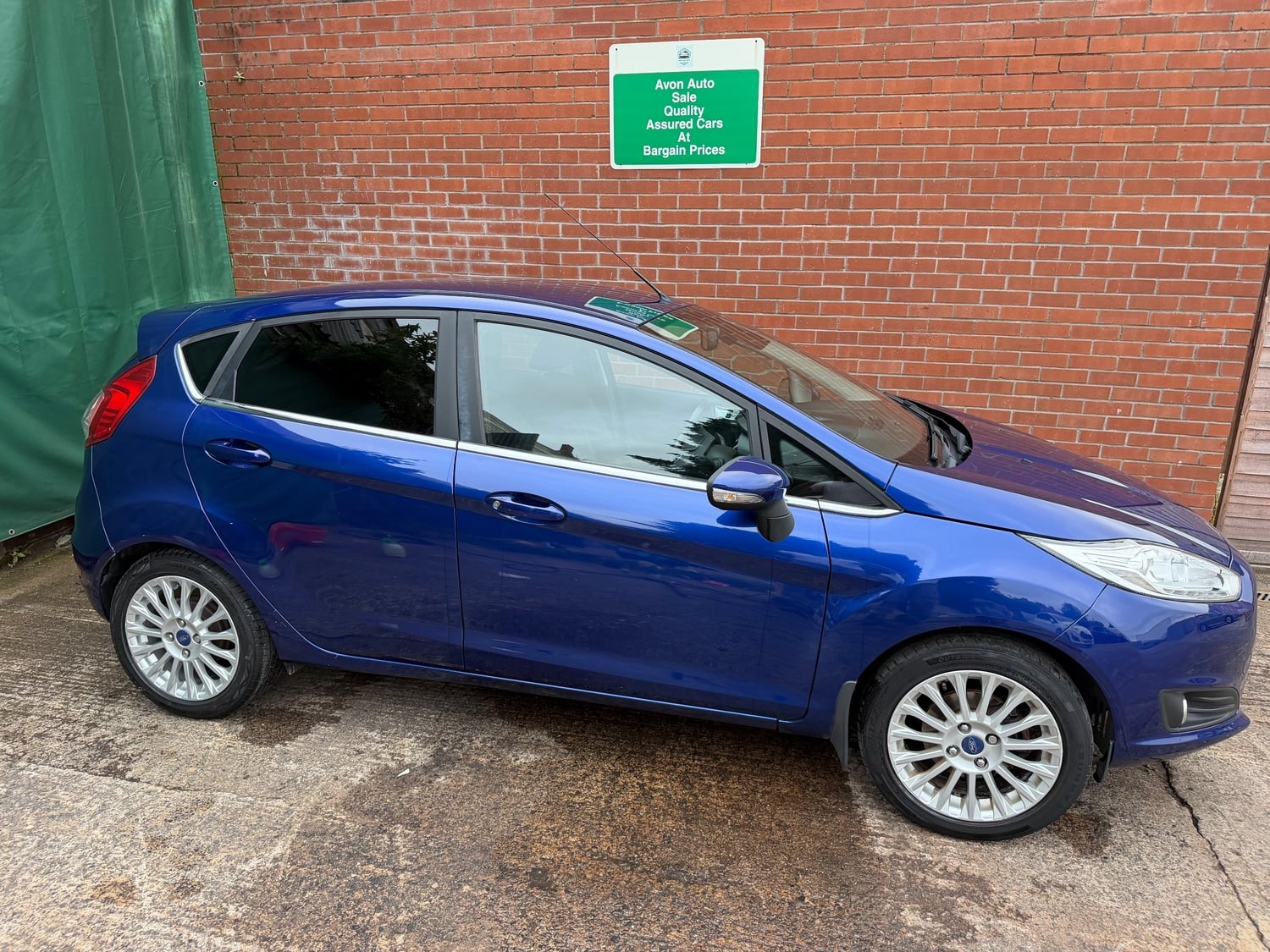Ford Fiesta 2015 - Cars in Hanham