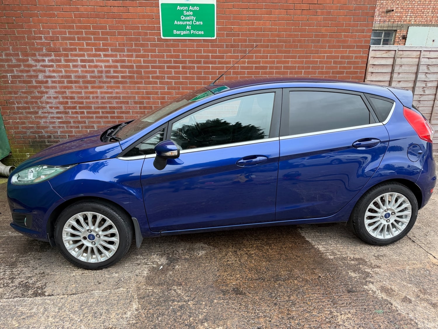 Ford Fiesta 2015 - Cars