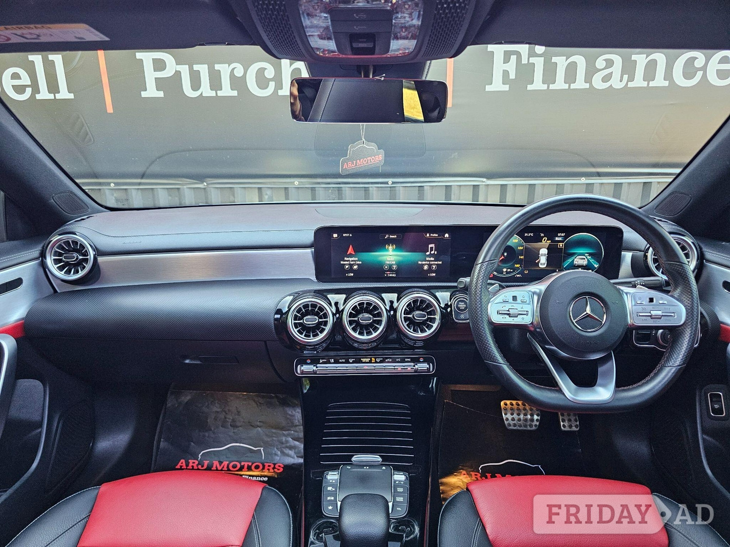 [ berth ]Mercedes-Benz CLA Class
