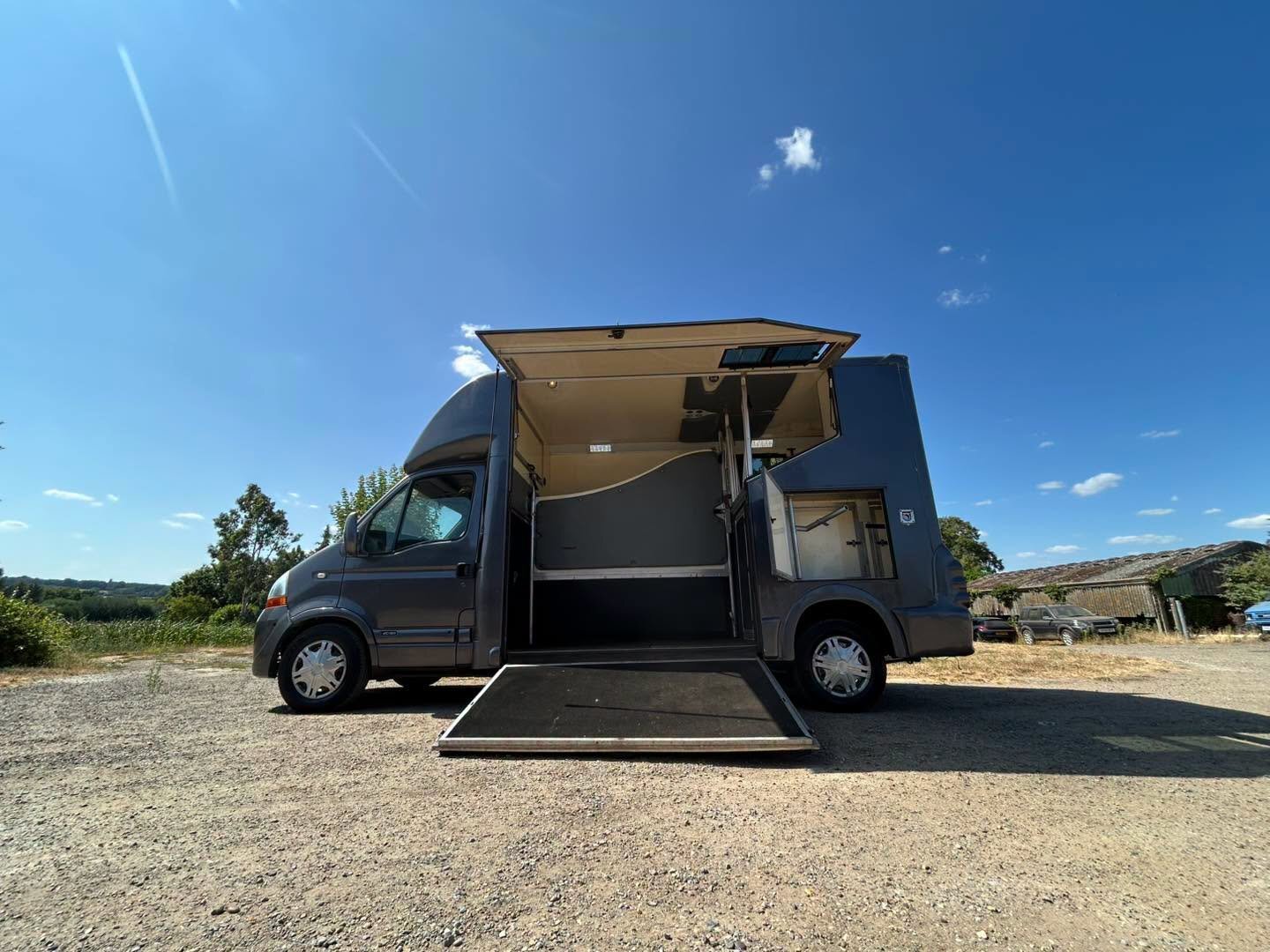 Other  Renault Horsebox - Trailers & Horseboxes in Godalming
