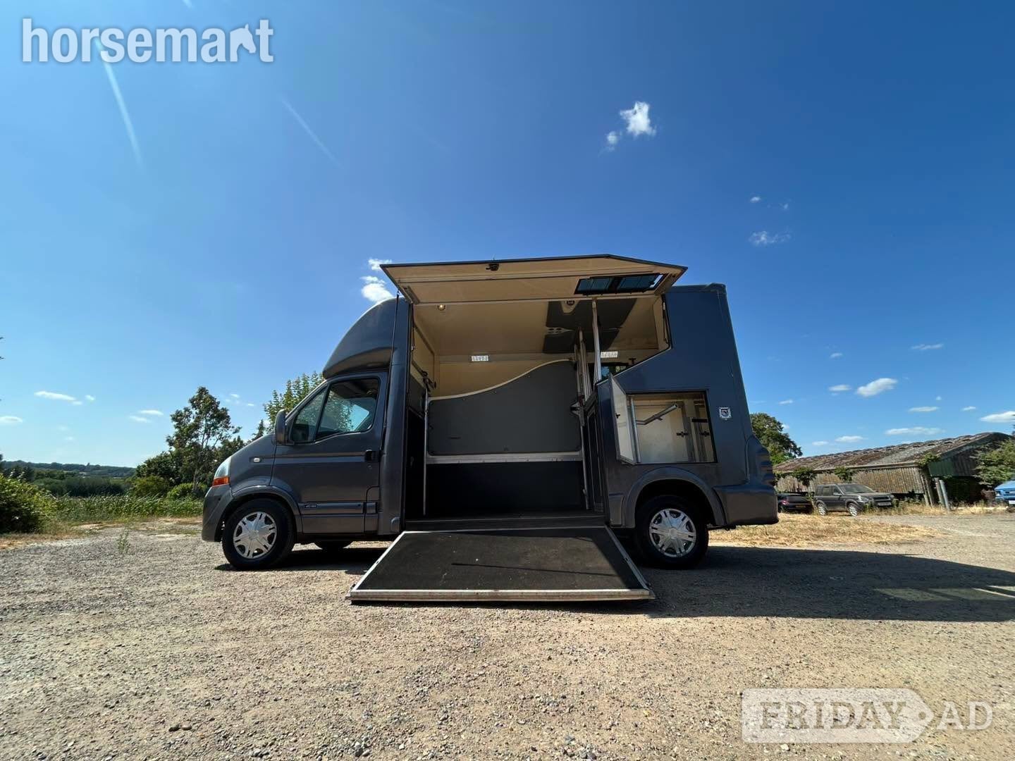 Other  Renault Horsebox - Trailers & Horseboxes in Godalming