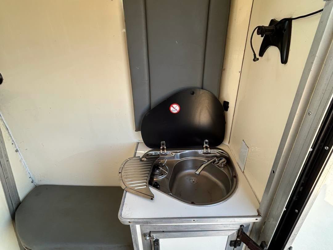 Other  Renault Horsebox - Trailers & Horseboxes